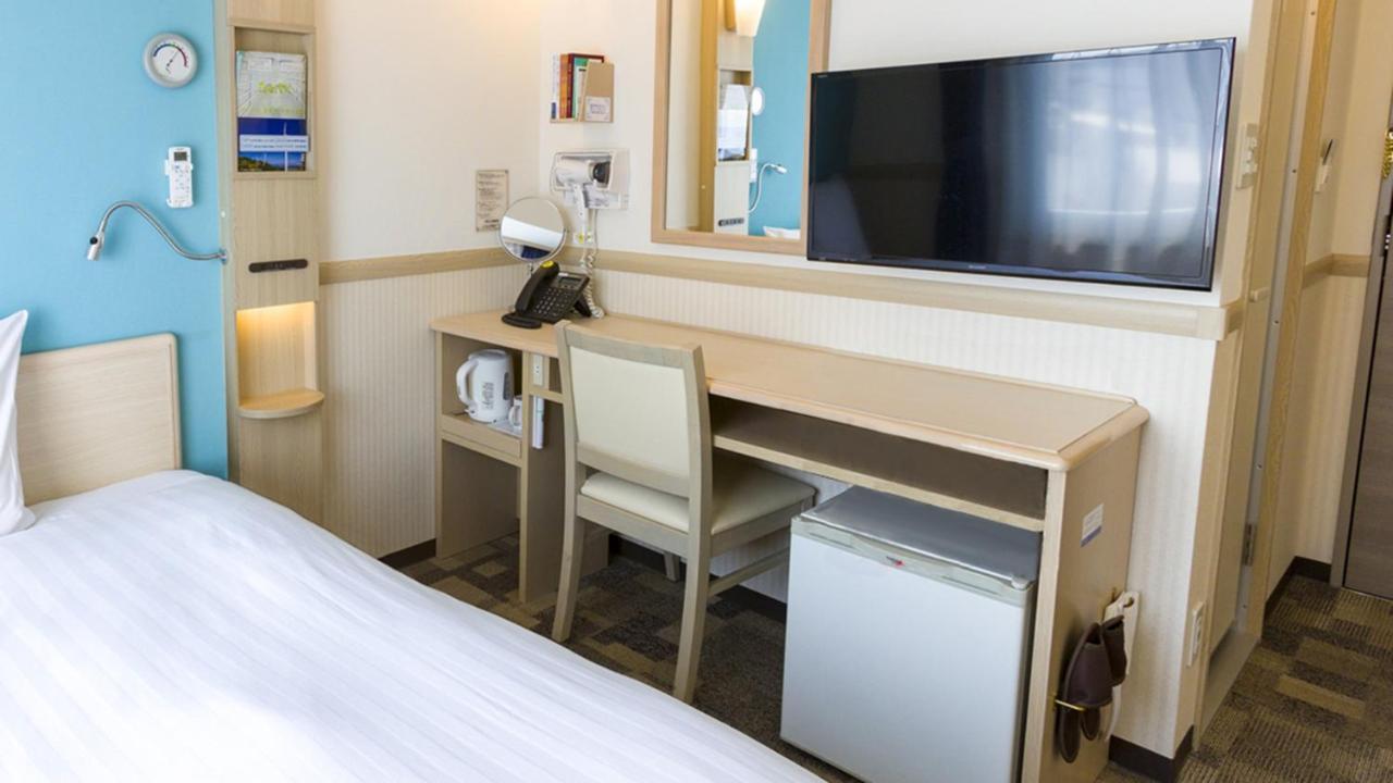 Toyoko Inn Kashiwa-Eki Higashi-Guchi Экстерьер фото